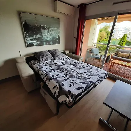 公寓 Appartement 2 Pieces Terrasse 昂蒂布
